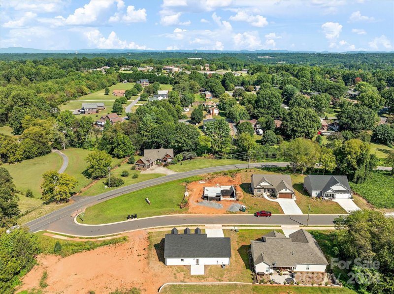 Property image 3 at 4953 Southview Drive, Hickory, NC 28602