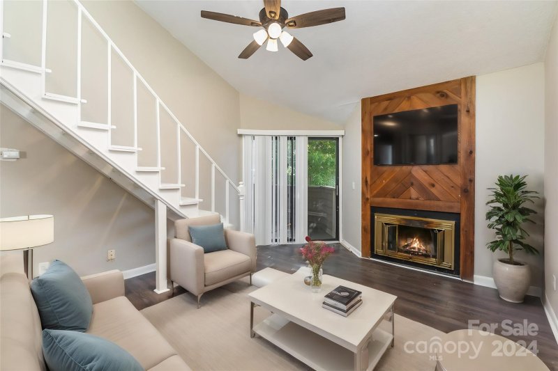 Property image 2 at 4401 Sharon Chase Drive, Charlotte, NC 28215