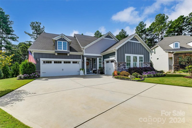 Property image 2 at 2028 Rubens Vista, Mount Holly, NC 28120