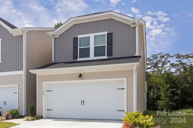 Property image 2 at 1129 Plumcrest Drive, Charlotte, NC 28216