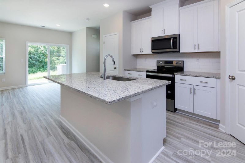 Property image 3 at 1129 Plumcrest Drive, Charlotte, NC 28216