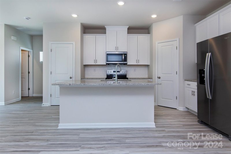 Property image 4 at 1129 Plumcrest Drive, Charlotte, NC 28216