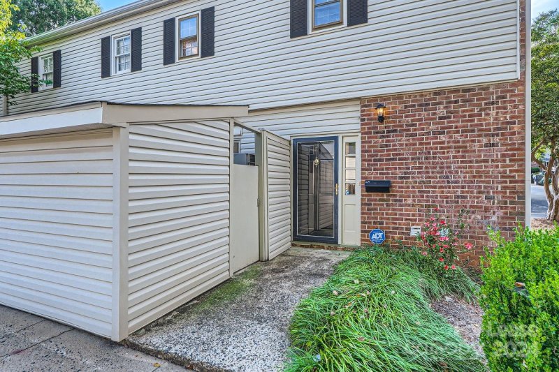 Property image 3 at 5941 Quail Hollow Road, Charlotte, NC 28210