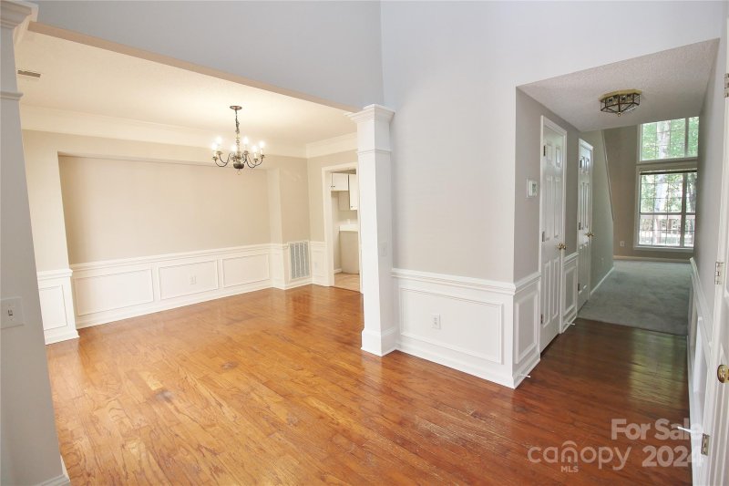 Property image 3 at 11334 Longhedge Lane, Charlotte, NC 28273