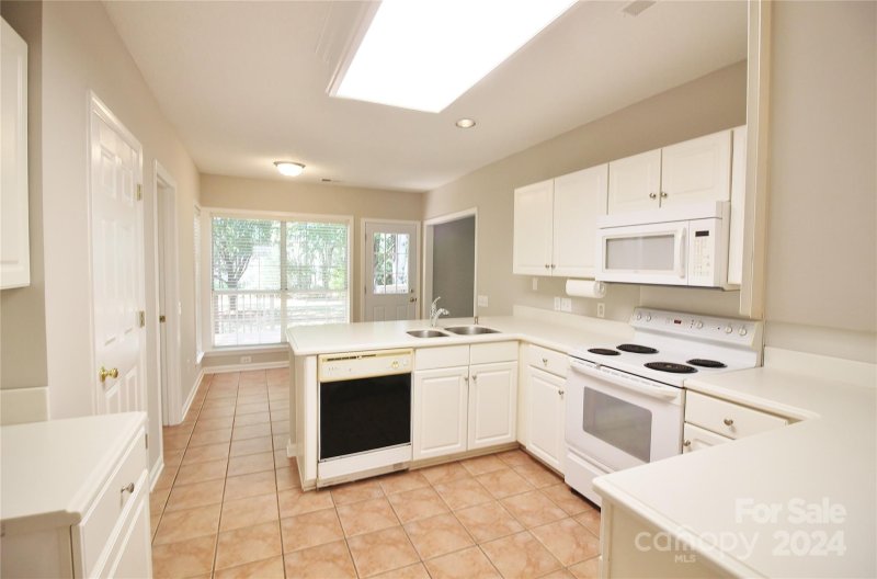 Property image 5 at 11334 Longhedge Lane, Charlotte, NC 28273
