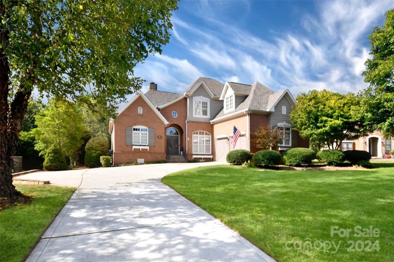 Property image 2 at 6625 Fox Ridge Circle, Davidson, NC 28036