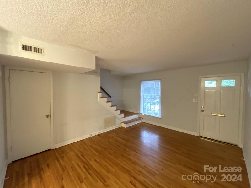 Property image 2 at 926 Hollywood Street, Charlotte, NC 28211