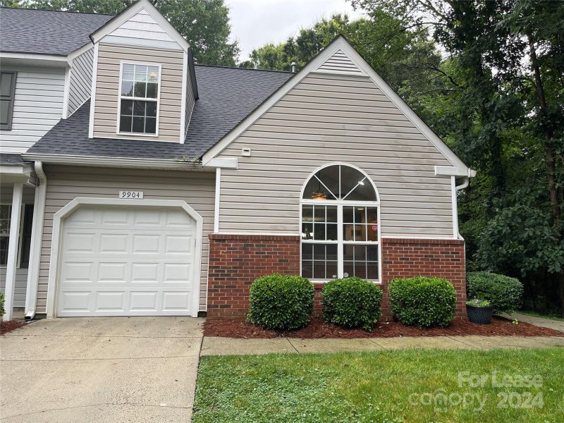 Property image 2 at 9904 Birch Knoll Court, Charlotte, NC 28213