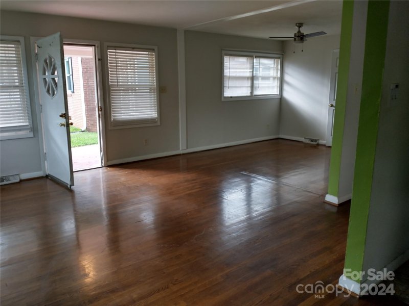 Property image 3 at 2106 Russell Avenue, Charlotte, NC 28216