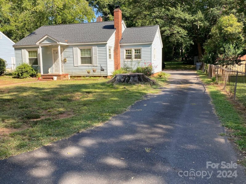 Property image 2 at 2717 Cowles Road, Charlotte, NC 28208