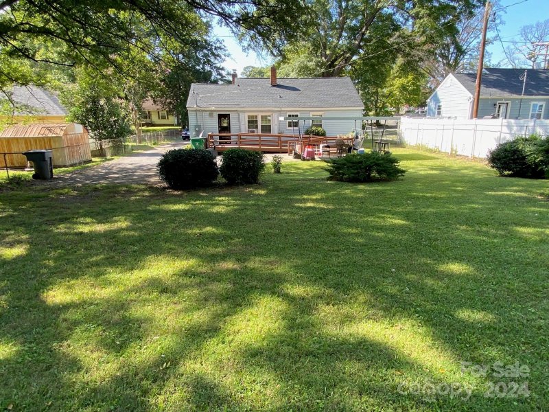 Property image 3 at 2717 Cowles Road, Charlotte, NC 28208