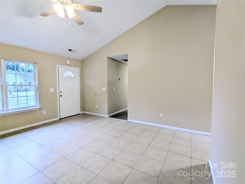 Property image 3 of 602 Gusty Court in Windy Ridge, Charlotte, NC 28208