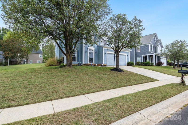 Property image 2 at 13325 Bolingbrook Lane, Charlotte, NC 28273