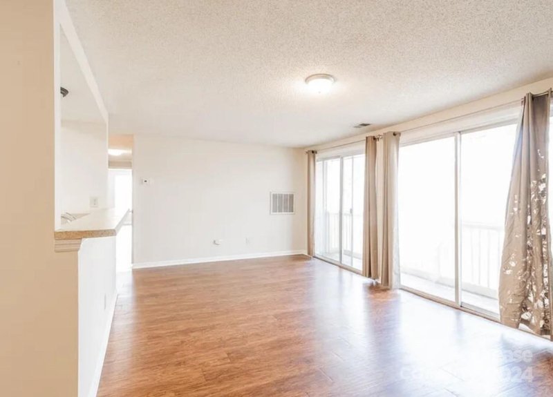 Property image 2 at 1600 Arlyn Circle, Charlotte, NC 28213