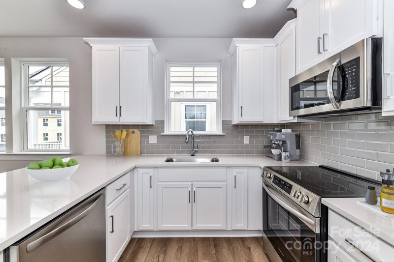 Property image 2 at 721 Beaty Street, Davidson, NC 28036