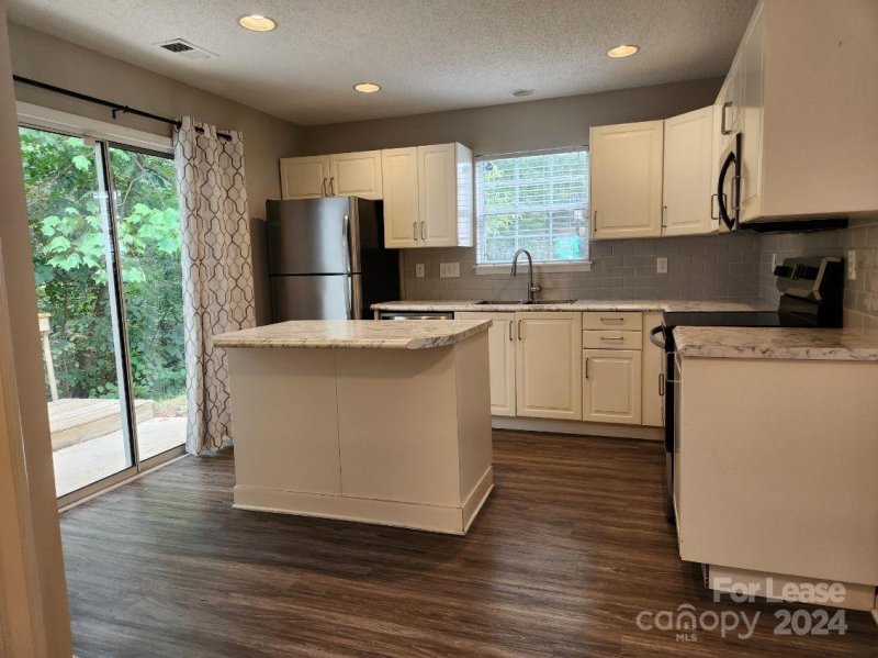 Property image 5 at 9100 Charminster Court, Charlotte, NC 28269
