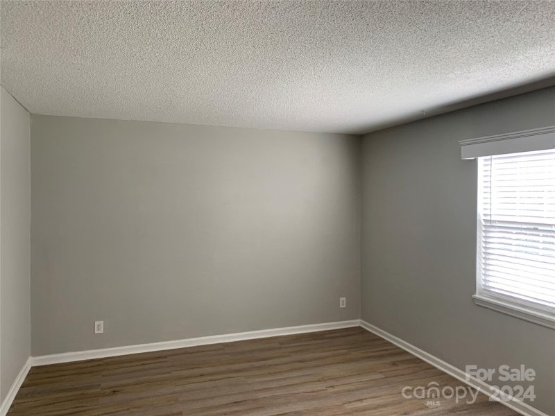 Property image 3 at 5803 Hunting Ridge Lane, Charlotte, NC 28212