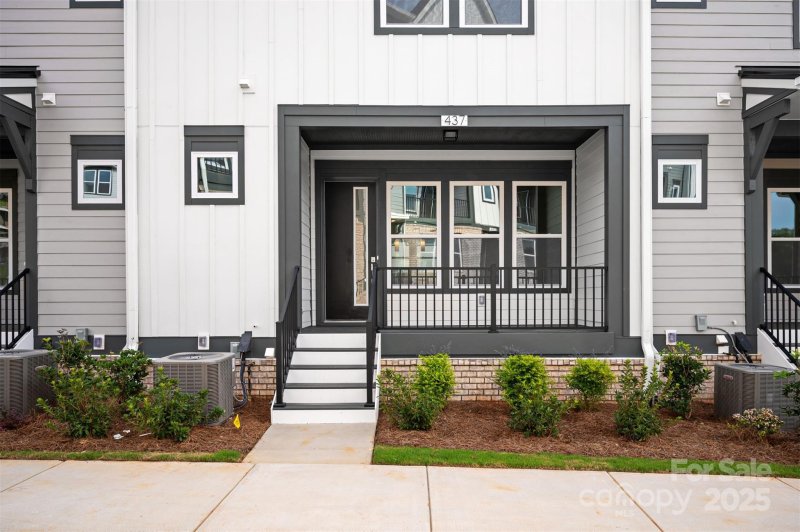 Property image 4 of 437 Nathaniel Way in Brixton, Charlotte, NC 28213