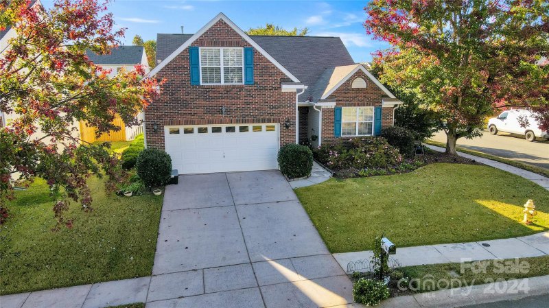 Property image 3 at 7413 Lamplighter Close Drive, Matthews, NC 28105