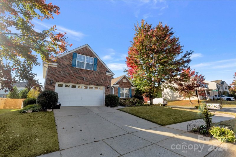 Property image 4 at 7413 Lamplighter Close Drive, Matthews, NC 28105