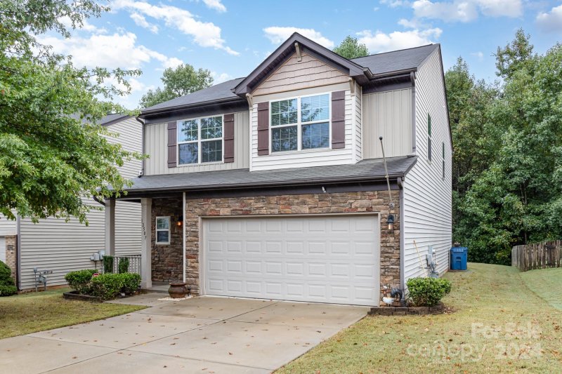Property image 3 at 12507 Hunting Birds Lane, Charlotte, NC 28278