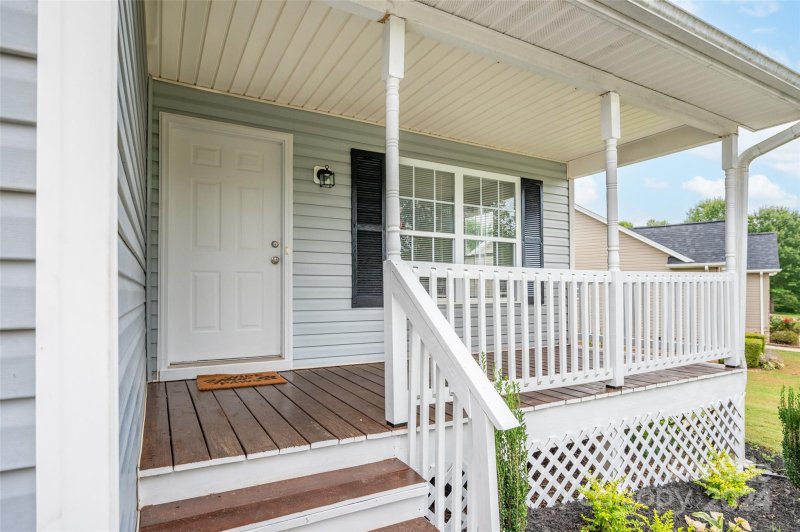 Property image 3 at 1533 Farmington Hills Drive, Conover, NC 28613