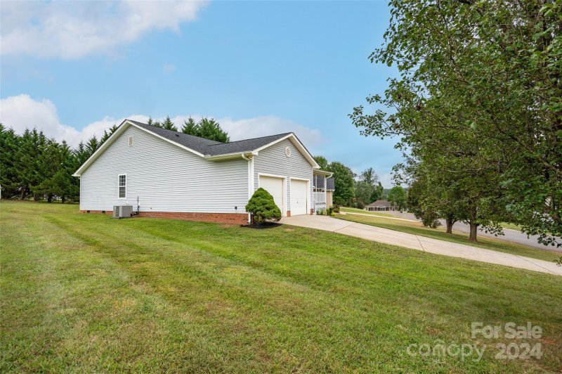 Property image 4 at 1533 Farmington Hills Drive, Conover, NC 28613