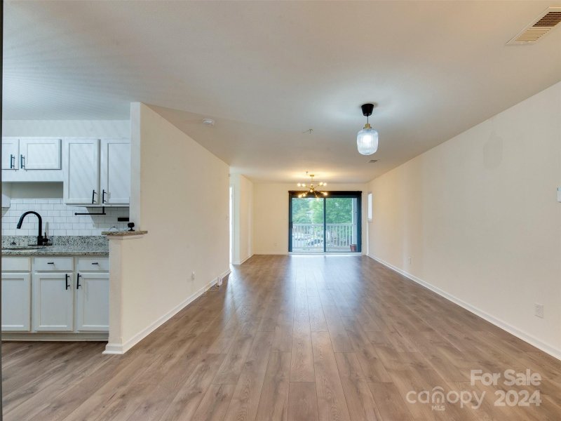 Property image 4 at 962 Plaza Walk Drive, Charlotte, NC 28215