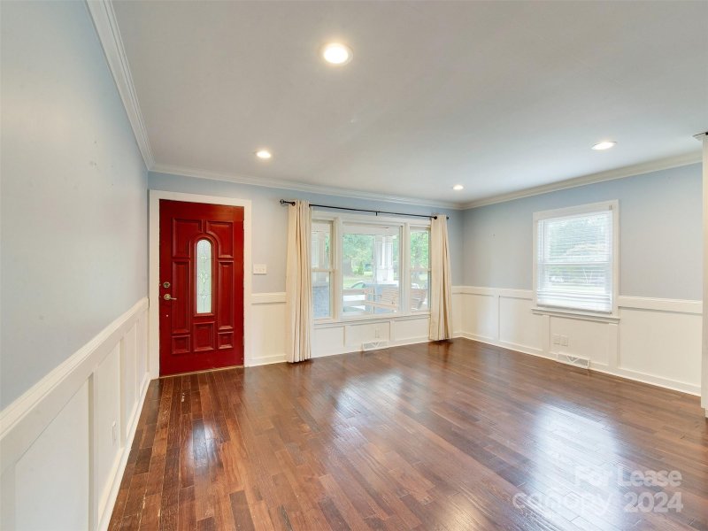 Property image 5 at 2445 Elkwood Circle, Charlotte, NC 28205