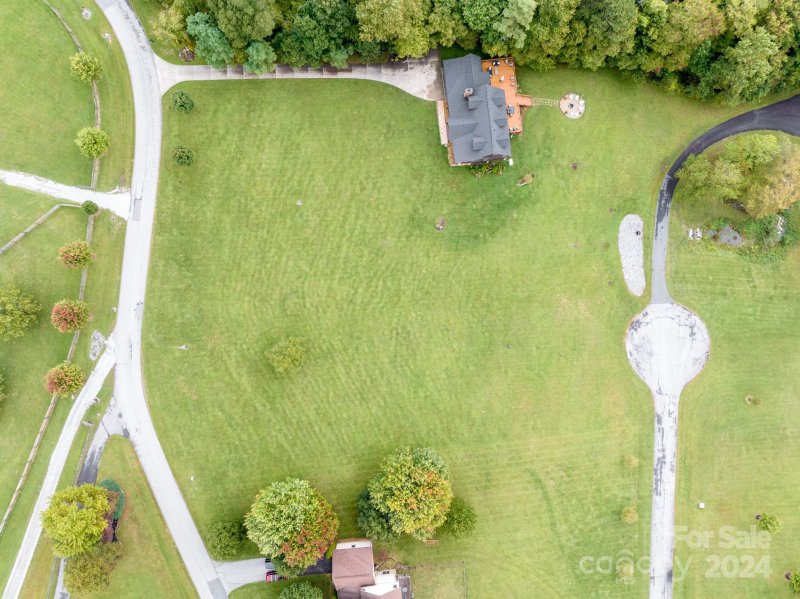 Property image 5 at 185 Grand Oaks Drive, Hendersonville, NC 28792