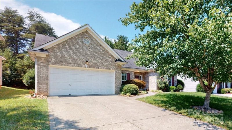 Property image 2 at 8321 Suttonview Drive, Charlotte, NC 28269