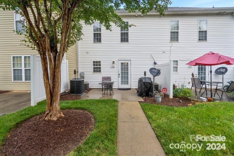 Property image 2 at 128 Locomotive Lane, Mooresville, NC 28115