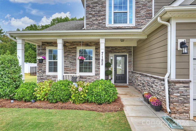 Property image 2 at 7182 Adirondack Drive, Denver, NC 28037