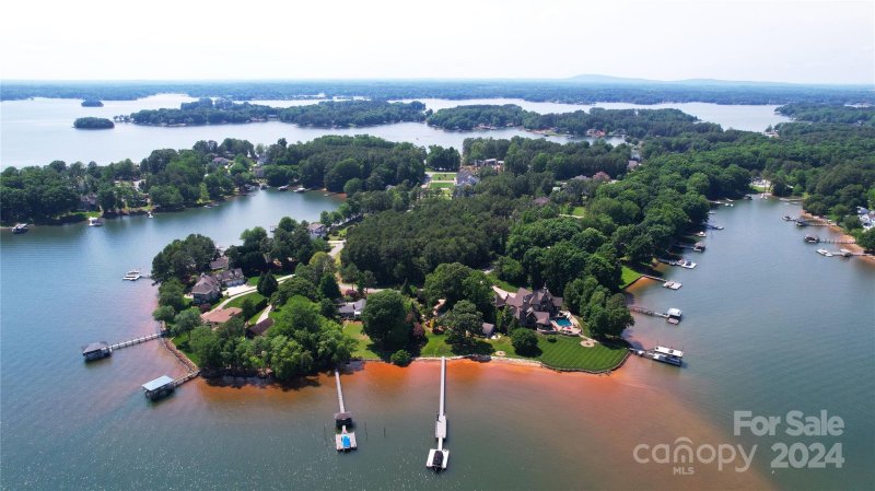 Property image 4 at 196 Washam Road, Mooresville, NC 28117