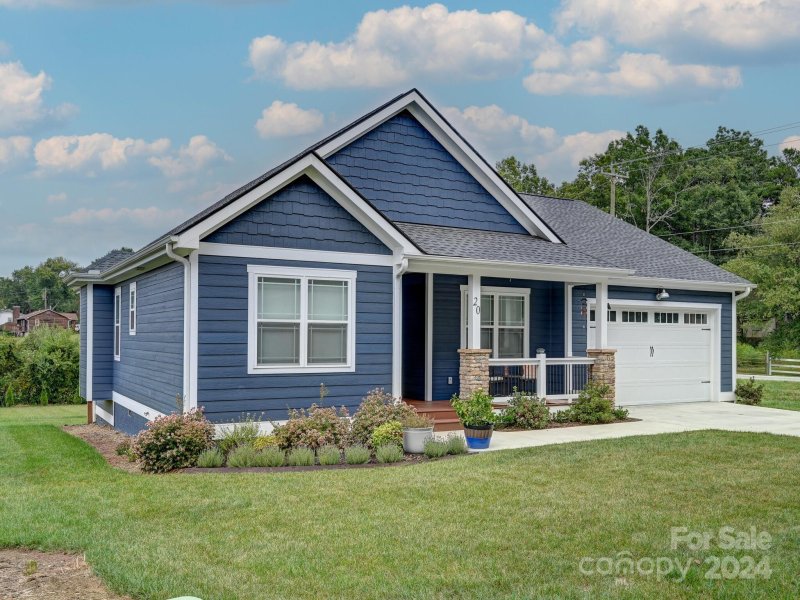 Property image 2 at 20 Windy Acres Knoll Drive, Hendersonville, NC 28792