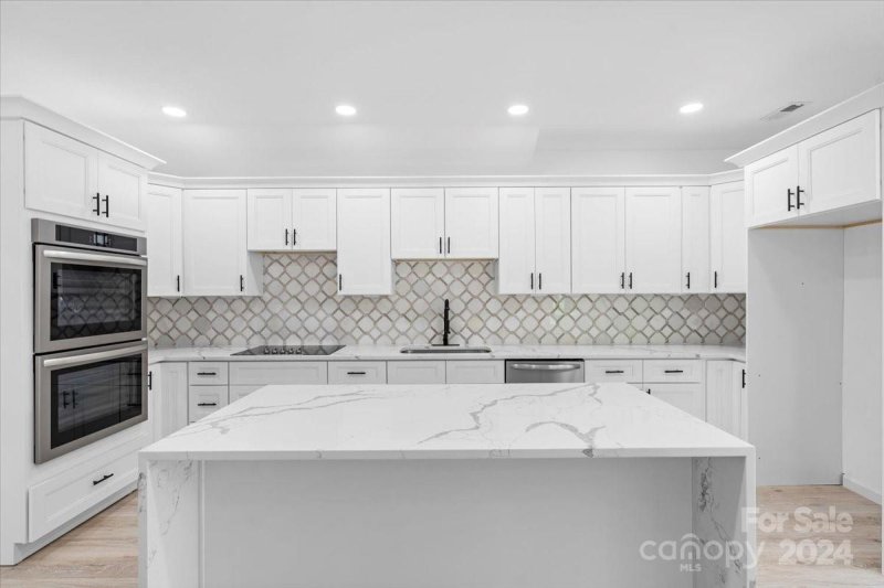 Property image 4 at 13530 Four Oaks Lane, Matthews, NC 28105