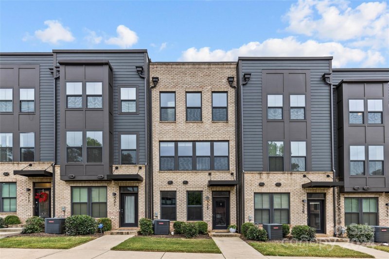 Property image 2 at 325 Music Hall Way, Charlotte, NC 28203