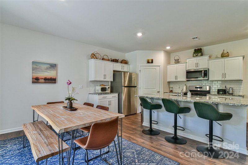 Property image 4 at 915 Newport Court, Asheville, NC 28806