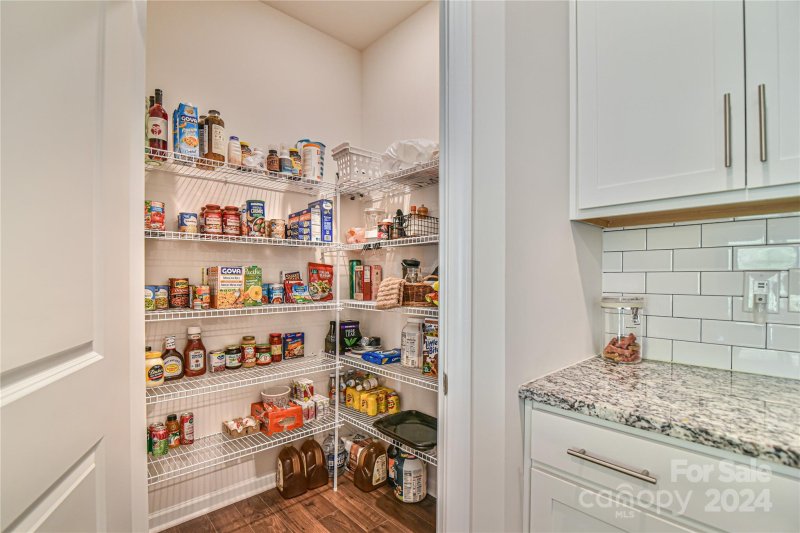 Property image 5 at 915 Newport Court, Asheville, NC 28806