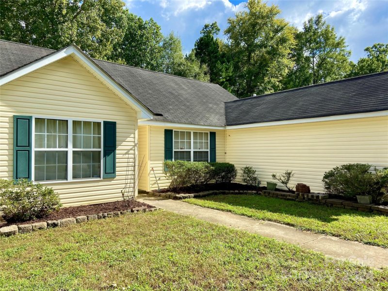 Property image 2 at 10429 Gold Pan Road, Charlotte, NC 28215