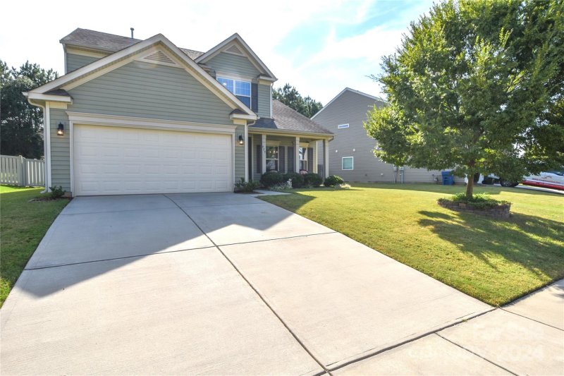 Property image 2 at 429 Augustus Lane, Mount Holly, NC 28120