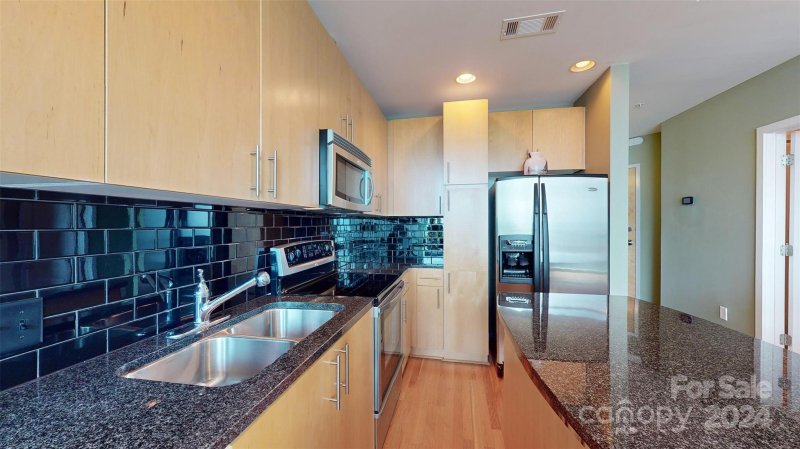 Property image 5 at 210 N Church Street, Charlotte, NC 28202