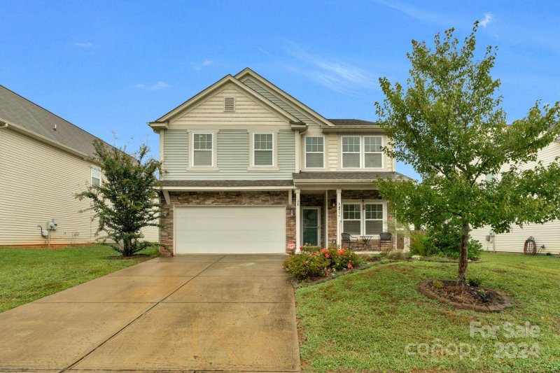 459 Dutch White Drive