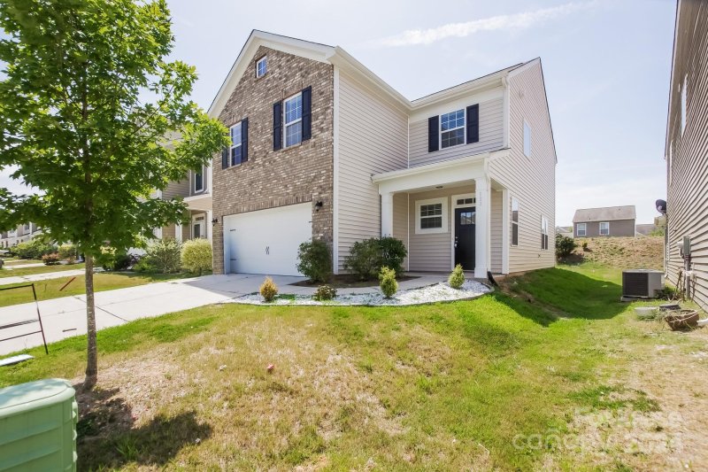 Property image 4 at 523 Knothole Lane, Charlotte, NC 28214