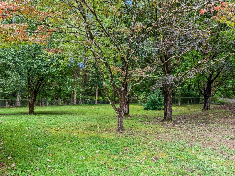 Property image 4 at 308 Darnell Drive, Hendersonville, NC 28791