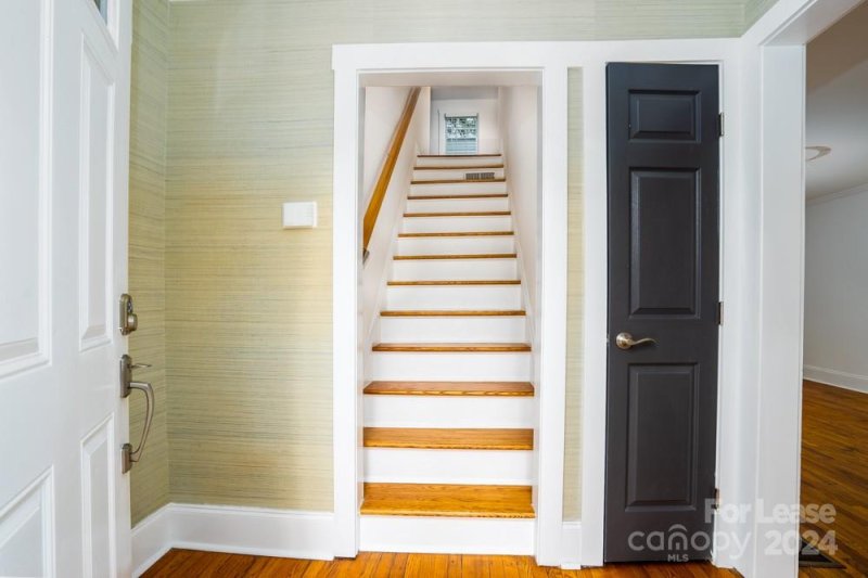 Property image 3 at 3338 Eastway Drive, Charlotte, NC 28205