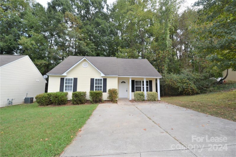 Property image 2 at 504 Graham Meadow Drive, Charlotte, NC 28213