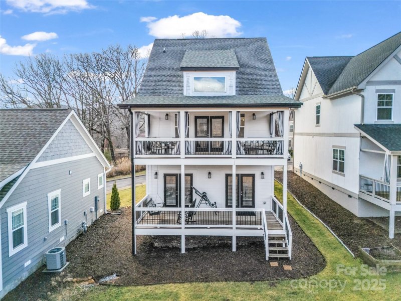 Property image 5 of 16 Tudor Way in Tudor Croft, Black Mountain, NC 28711