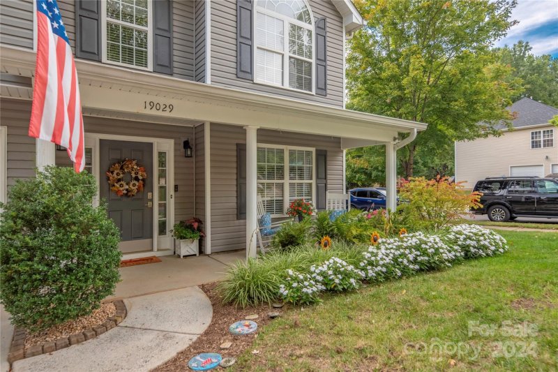 Property image 2 at 19029 Kanawha Drive, Cornelius, NC 28031