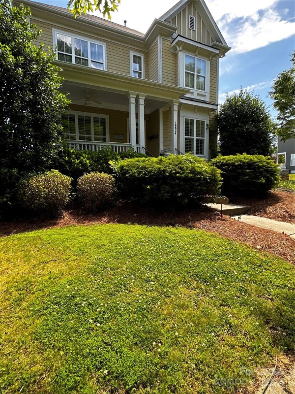 Property image 2 at 16824 Summers Walk Boulevard, Davidson, NC 28036